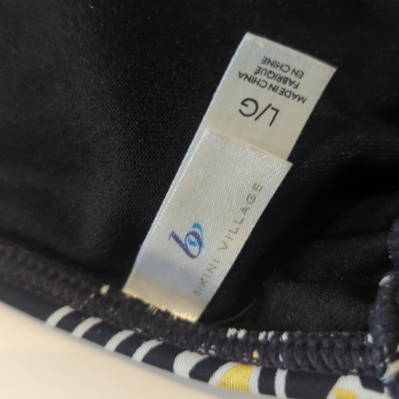 Women's Black, White, Gold Patterned Triangle Bikini Top - Sz L Great condition - Picture 2 of 4